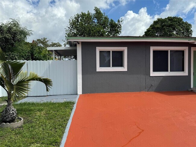 Building Photo - 6471 SW 27th Street