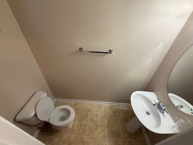 Building Photo - 460 Parkway Rd