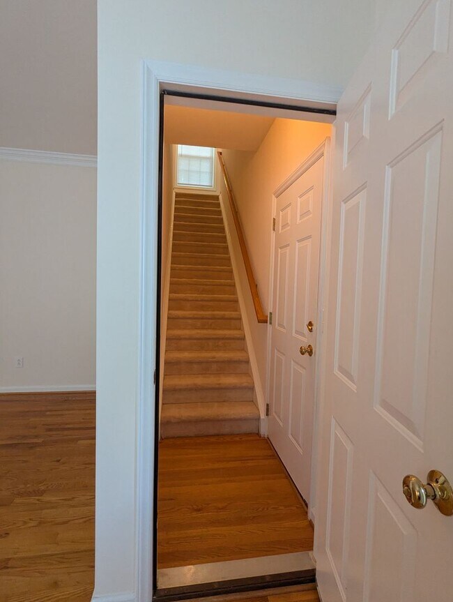 Building Photo - Spacious 4-Bedroom, 3-Bath Home in Parkside!