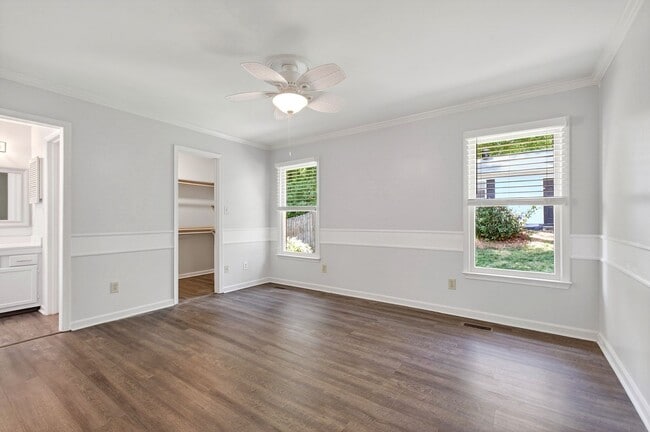Building Photo - Charming Brick Ranch-Style Cul-de-Sac Home in Garner!