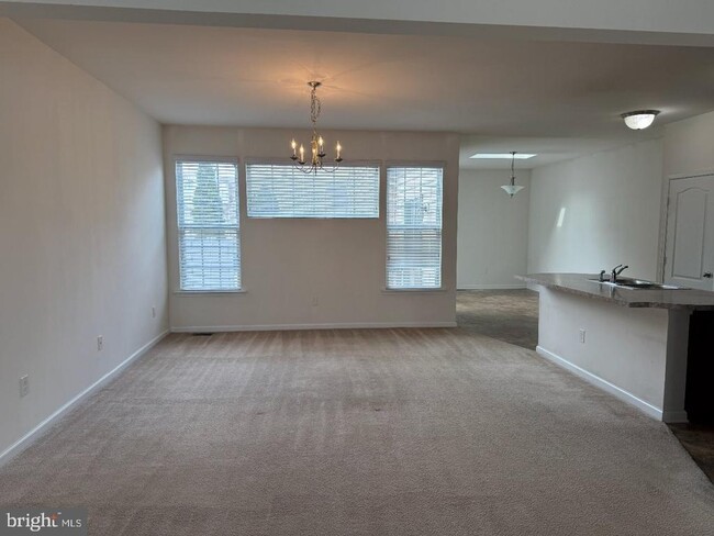 Building Photo - 1113 S Olmsted Pkwy