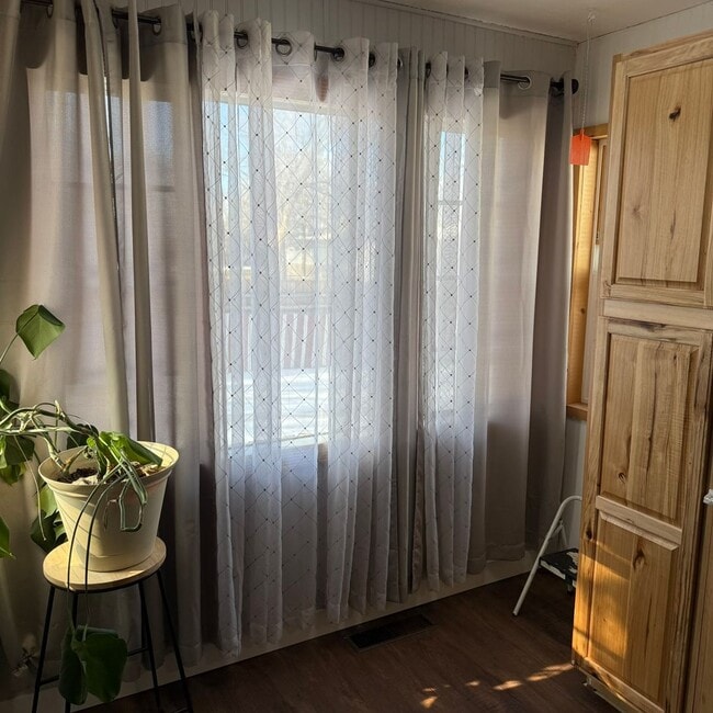 Building Photo - Fully Furnished Spacious 3 Bed 2 Bath, Pet Friendly Home in Orchard Mesa All Utilities Included!