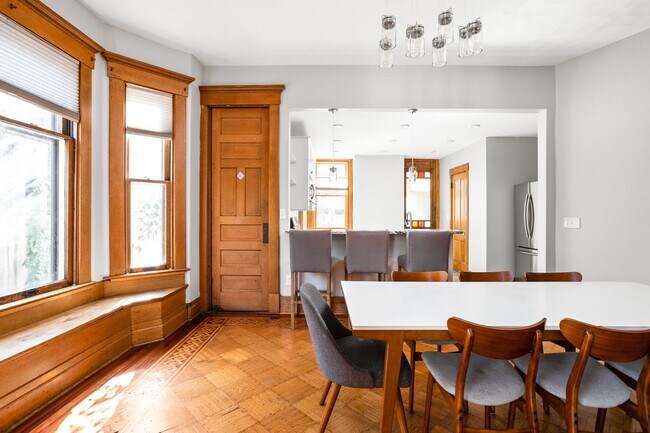 Building Photo - 319 E 13th St