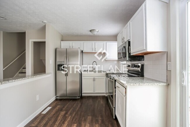 Building Photo - REDUCED!