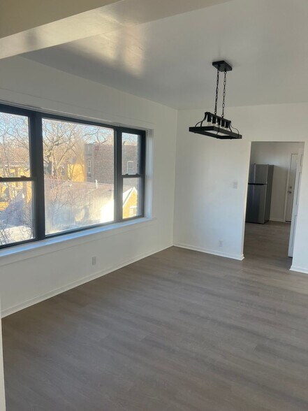 Building Photo - 8445 S Ingleside Ave