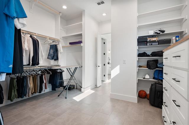 Building Photo - 5213 Havana Dr