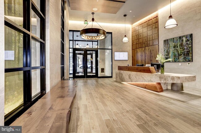 Lobby & 24-Hour Concierge Desk - 1300 4th St SE