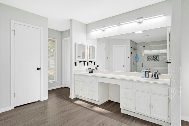 Building Photo - 122 Gruss Dr