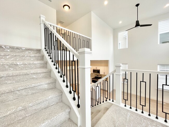 Building Photo - Gorgeous Townhome at Mountain Ridge!