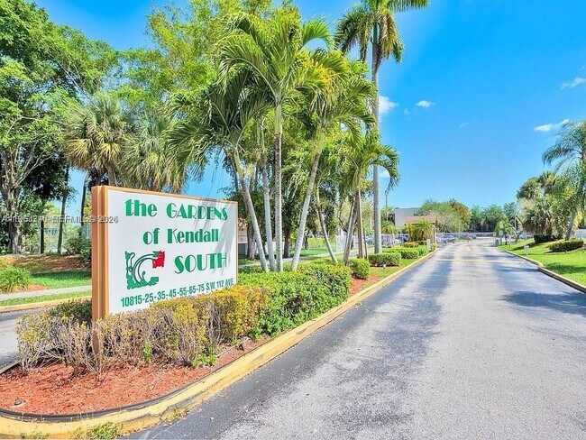 Building Photo - 10835 SW 112th Ave