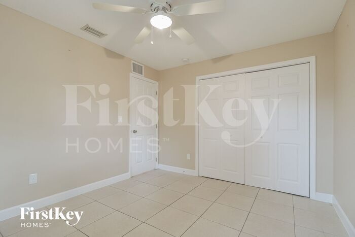Building Photo - 1021 Delphinium Dr