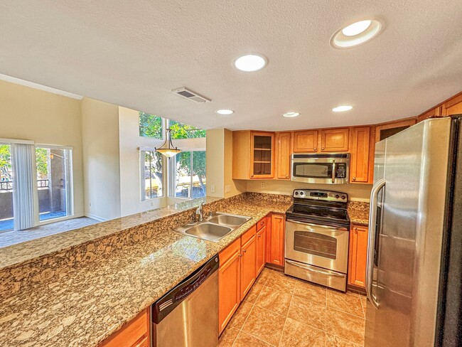 Building Photo - Great 2B/2BA Condo in Rancho Bernardo w/ C...