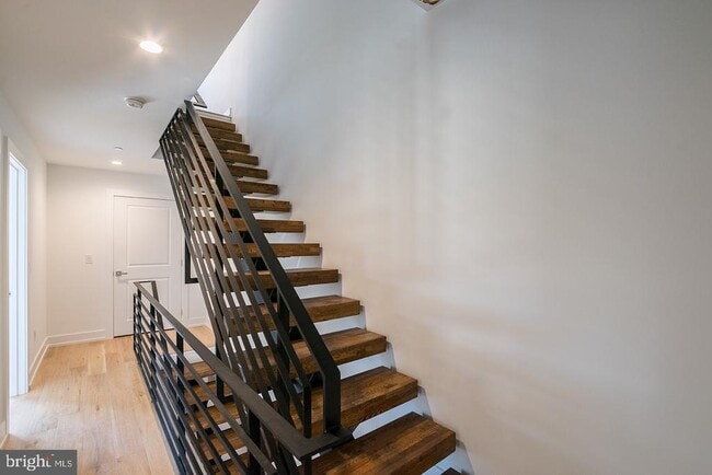 Building Photo - 119 Greenwich St