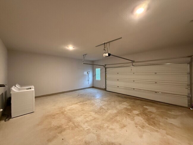 Building Photo - 18300 Emu Ln