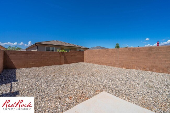 Building Photo - Newer Build! 3 Bedroom, 2.5 Bathroom with a 2 car garage!