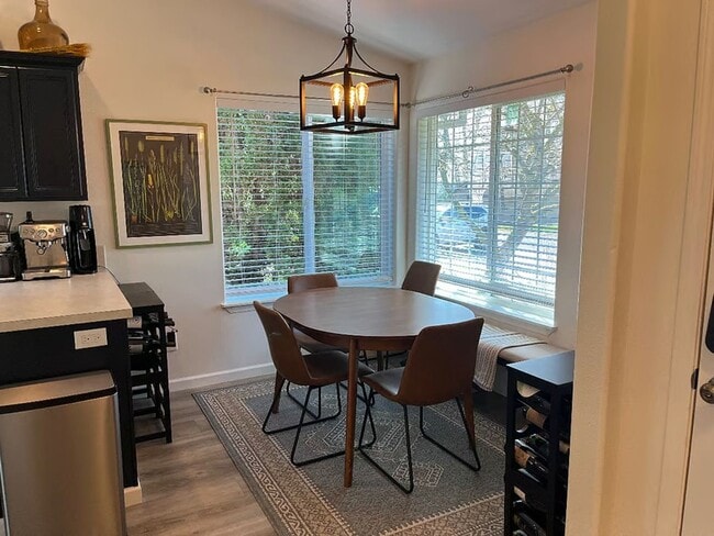 Building Photo - Furnished 3 Bedroom. 2.5 Bath Home in Dundee- Short Term Lease Options Available