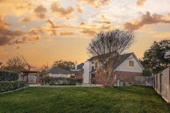 Building Photo - 1723 Park Ridge Dr