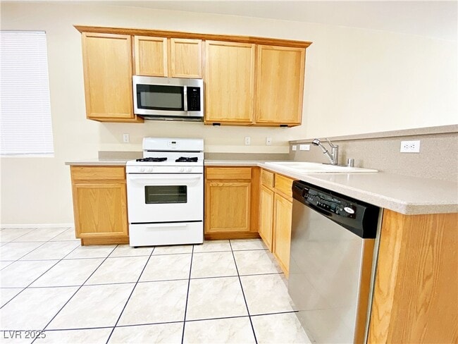 Building Photo - 4074 Sparrow Rock St