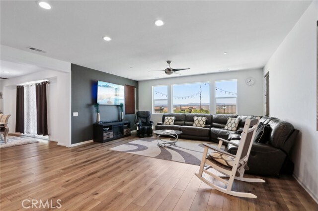 Building Photo - 25220 Golden Maple Dr