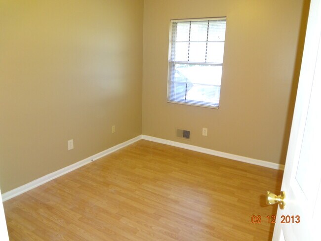 Building Photo - 152 Kendrick Ct