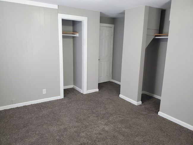 Building Photo - Very nice and recently remodeled 2BR rancher with 1 car garage