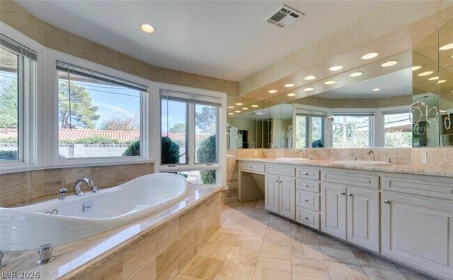Building Photo - 7258 Loma Alta Cir