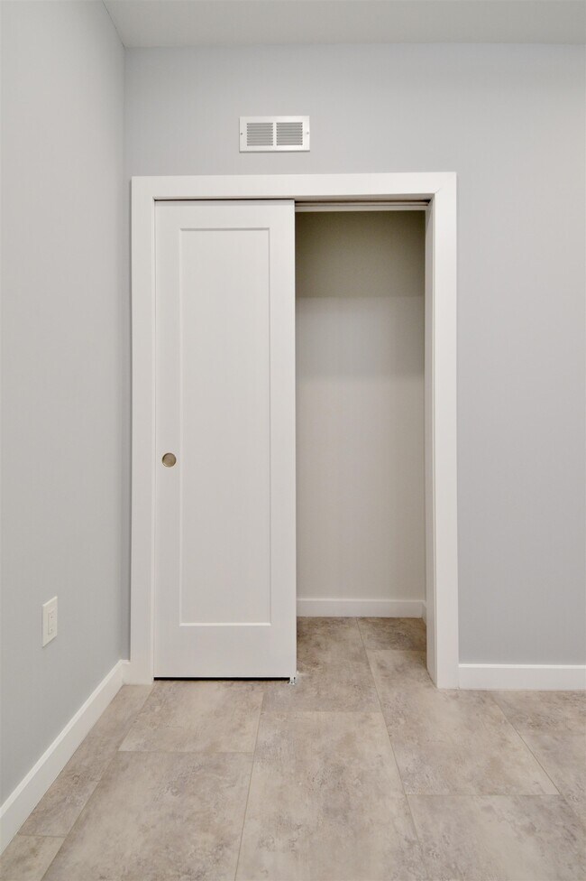 Building Photo - 82-84 E 31ST St