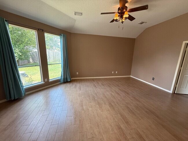 Building Photo - 2211 Cambridge Dale Ct