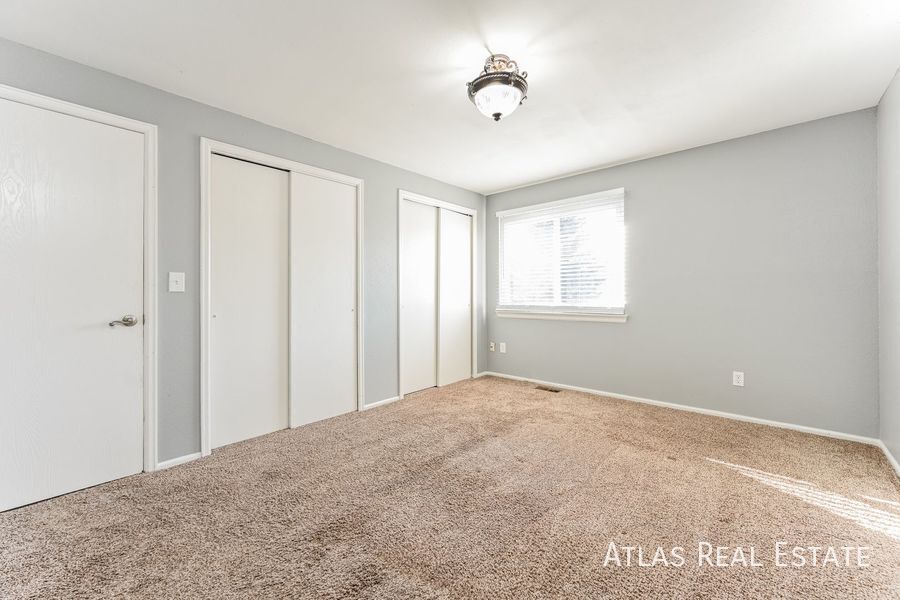 Building Photo - 6111 S Tabor St