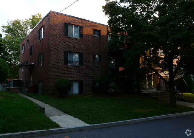 Building Photo - 25 Green St