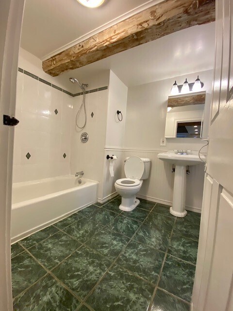 Building Photo - 39 Essex St