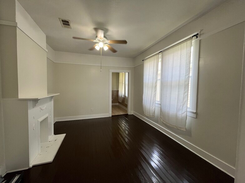 Building Photo - 4224 Ulloa St