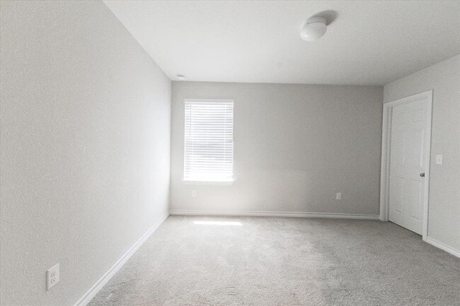 Building Photo - 7403 Albany Dr