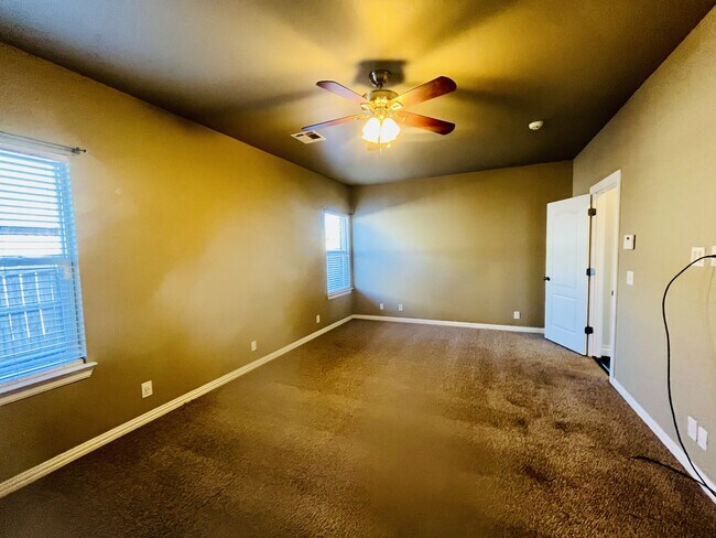 Building Photo - 16709 Valderama Way