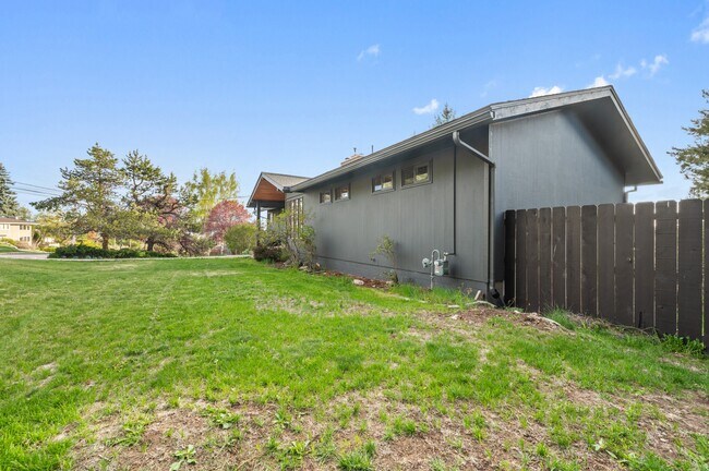 Building Photo - 2020 Fairmount St