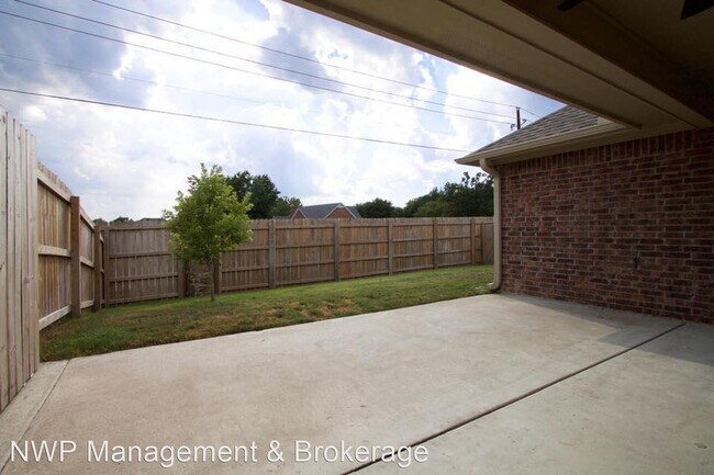 Building Photo - 3 br, 2 bath House - 4053 Stonebridge Drive