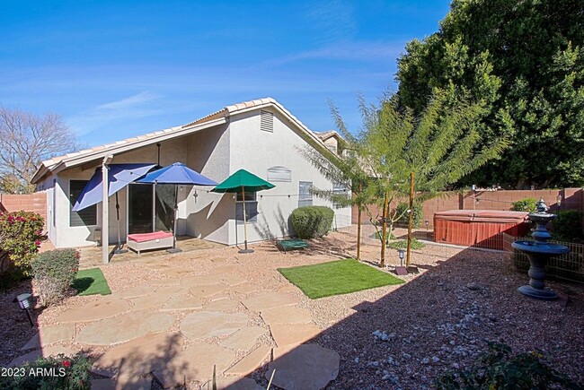 Building Photo - 8701 E Avalon Dr