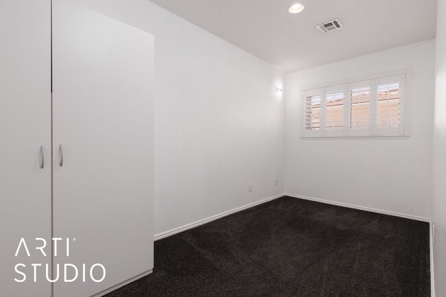 Building Photo - Beautiful 4-bedroom home!