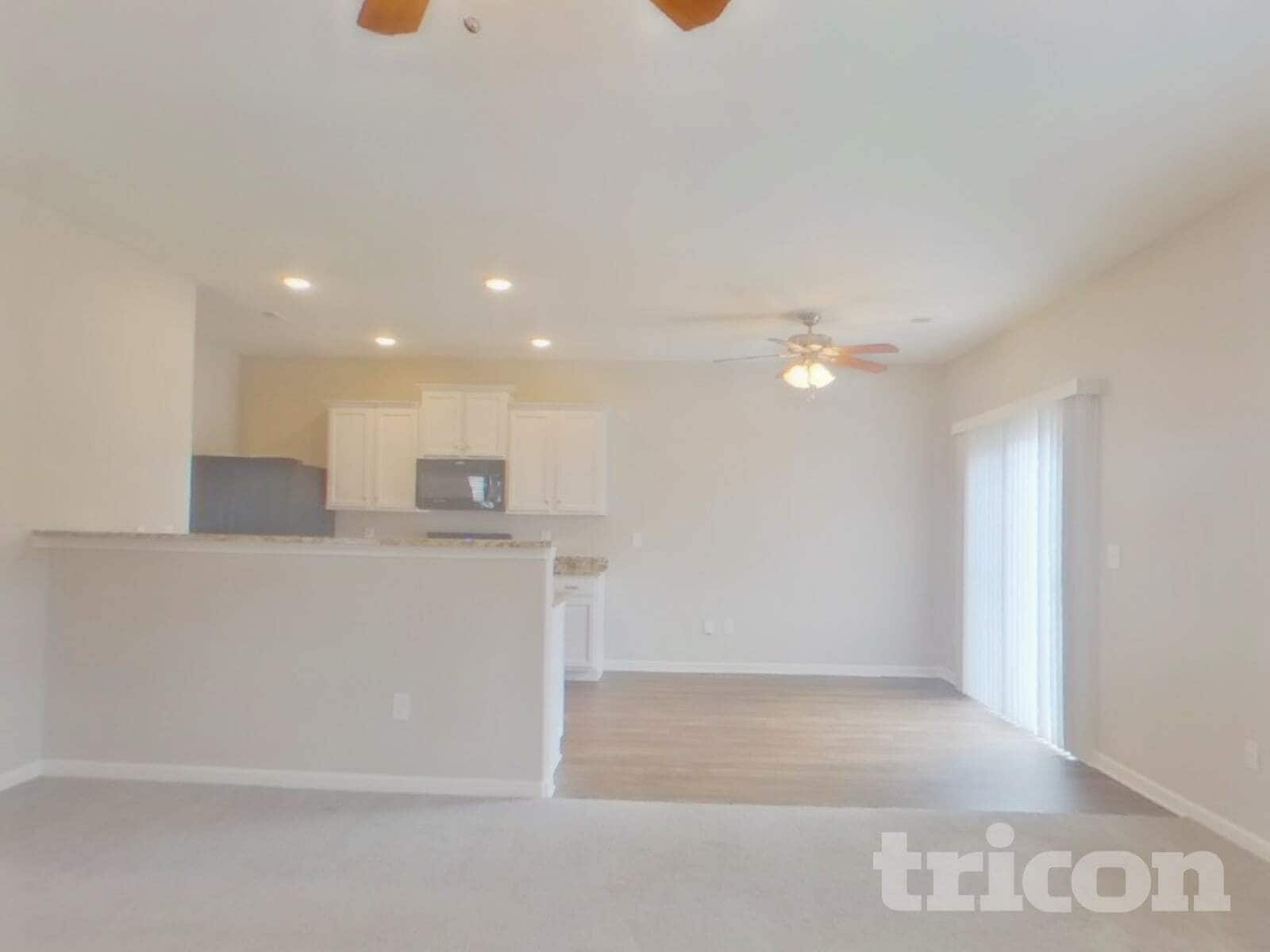 Building Photo - 1332 Waylon Ave