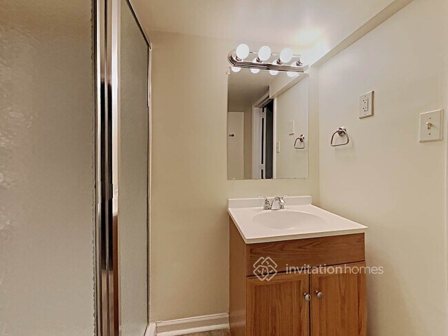 Building Photo - 334 Martin Dr