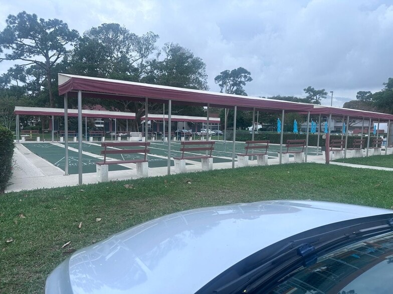 Building Photo - 2600 SE Ocean Blvd