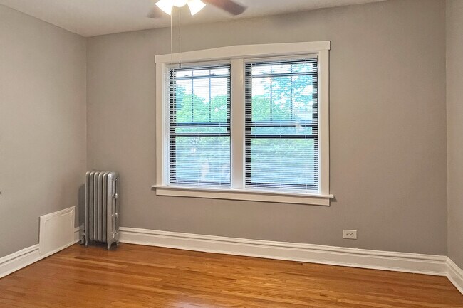 Building Photo - 262-264 S. Marion St. and 1036-1038 Randolph St.