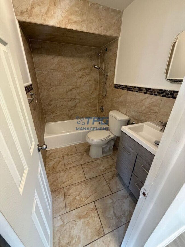 Building Photo - 540 Marshall St