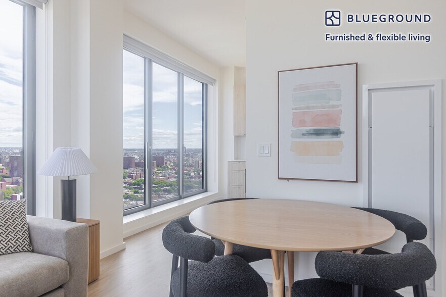 Building Photo - 545 Vanderbilt Ave