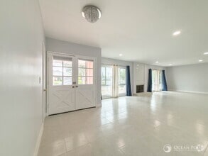 Building Photo - Newly Renovated Home for Rent in Thousand ...