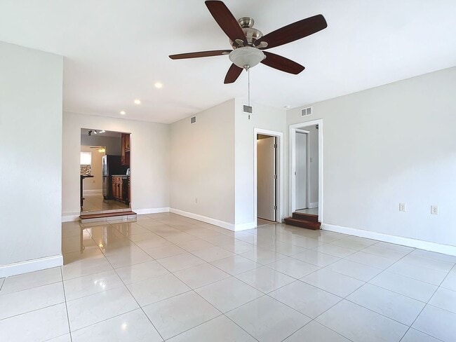 Building Photo - Beautifully remodeled, 1,332-square foot 3 bedroom/ 2½ bath/ home