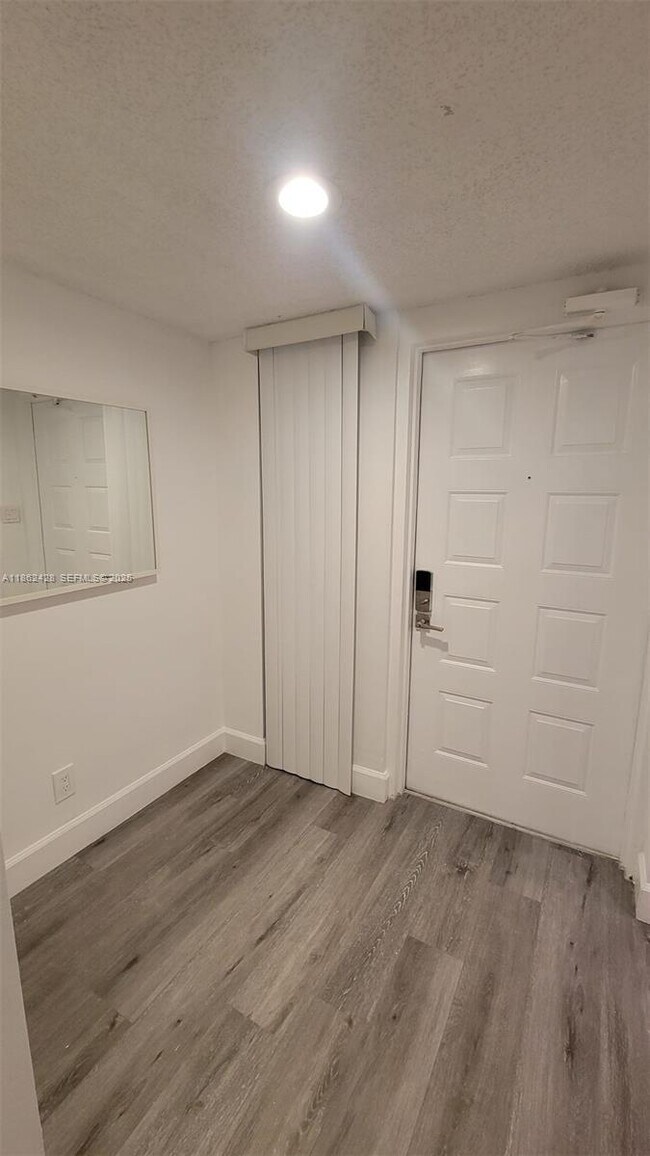 Building Photo - 6562 Boca Del Mar Dr