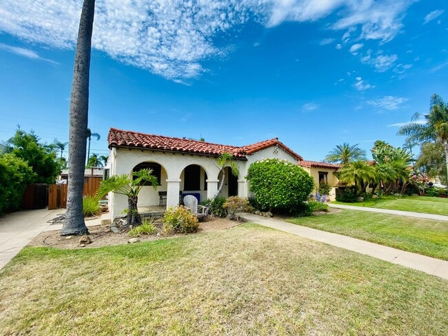 Primary Photo - Beautiful 3 Bedroom Cottage in Kensington ...