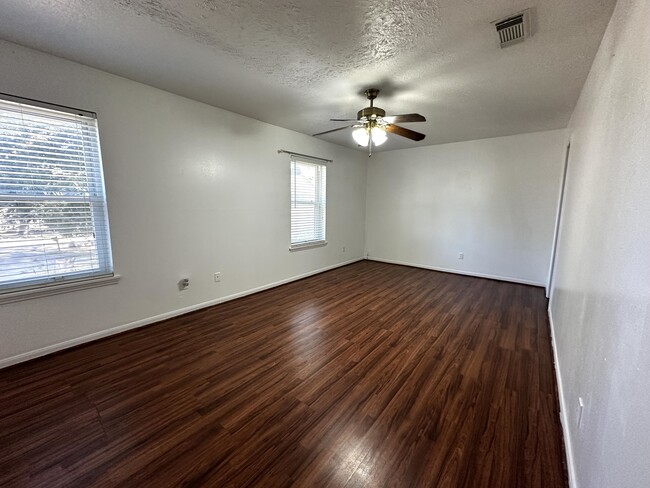 Master bedroom - 15231 Highsprings Dr