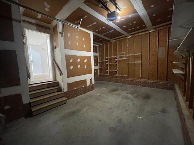 Building Photo - 210 Silk Hope Dr